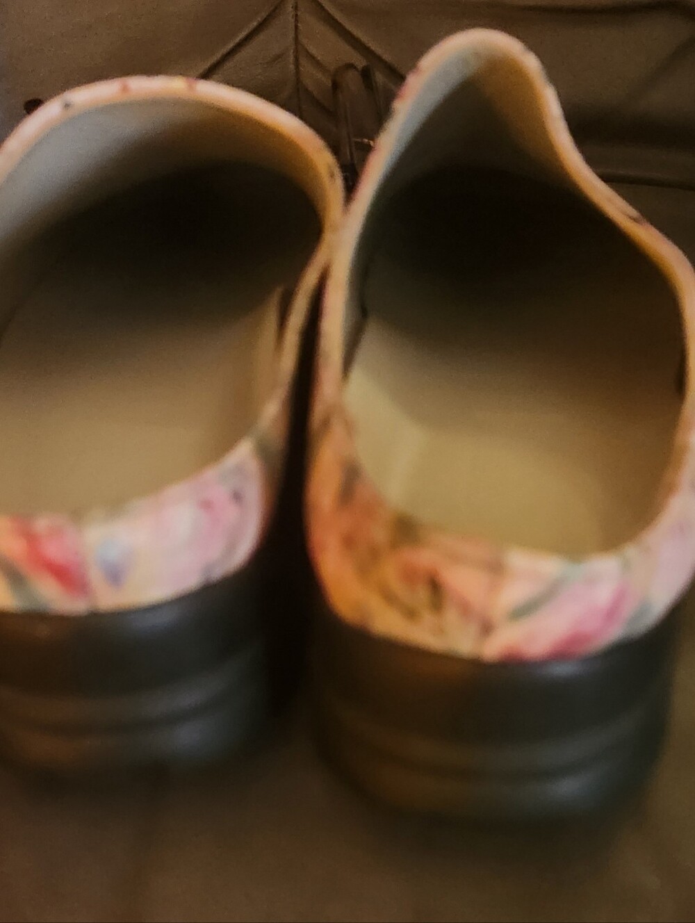 ICON  CLOGS - Picture 6 of 6